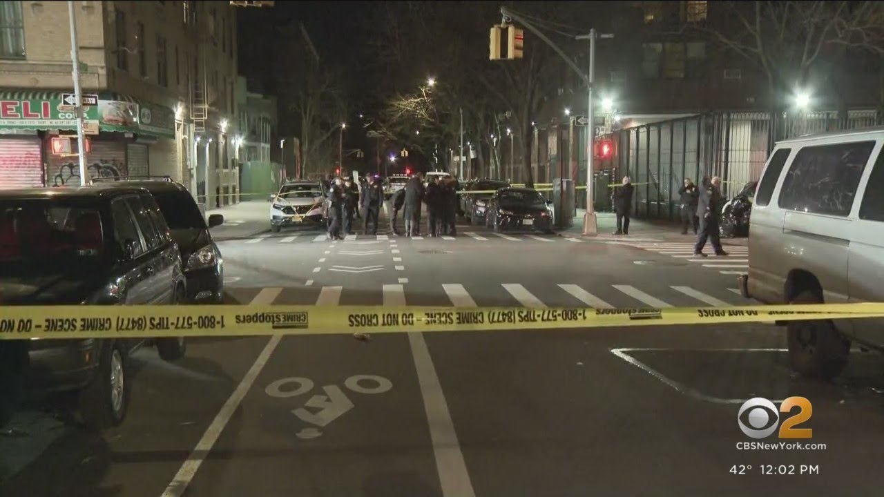 16-year-old in custody after NYPD officer shot in the Bronx