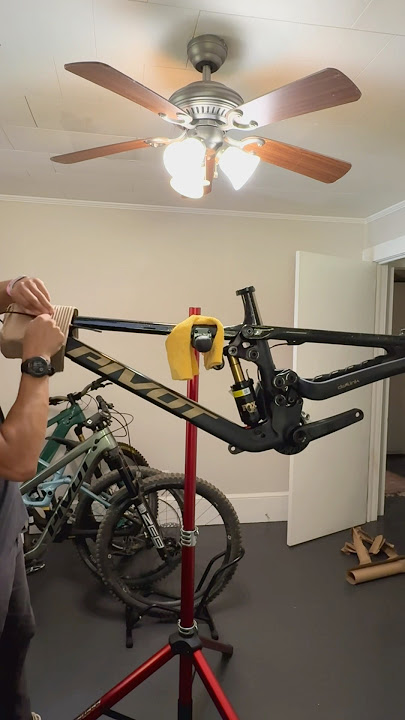 New Bike Day Pivot Phoenix Unboxing #pivot #phoenix #pivotphoenix #unboxing #dh #mtb