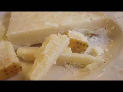 Video: Perbedaan Antara Pecorino Dan Parmesan