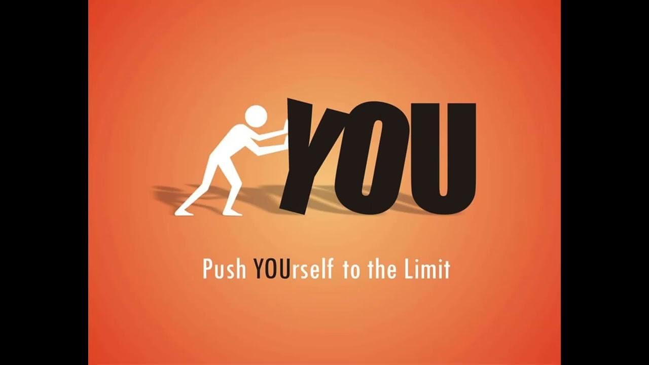 девушка подмигивает. Self out. Push the limits. веселая девушка. Self out.
