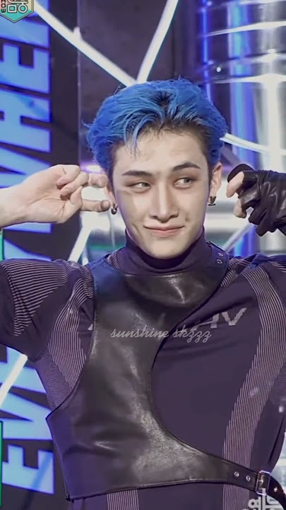 WHEN RED LIGHT ... #straykids #foryou #skz #redlight #bangchan