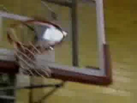 Videó: James Lafferty tud kosárlabdázni?