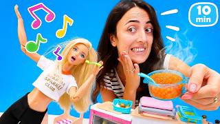Barbie ses yarışmasına hazırlanırken sesi kısılıyor ama Sevcan ona yardım ediyor! Çocuk oyunu.