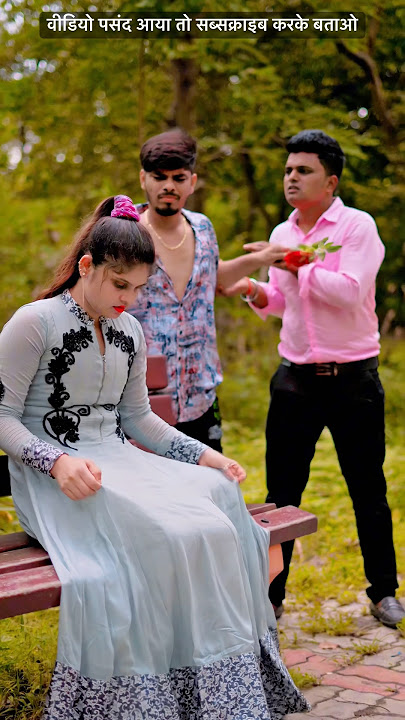 Dil To Pagal Hai Song | Shah Rukh Khan, Madhuri, Karisma, Akshay | Lata Mangeshkar, Udit Narayan