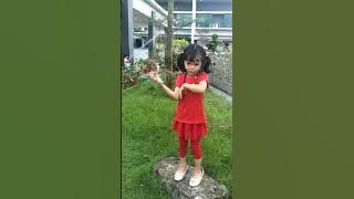 Download lagu Angelyn 4 year old sing Christmas song.