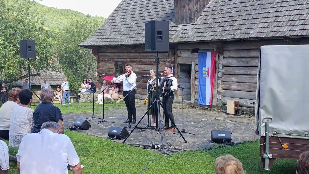 Spiv & banda. Prehliadka rusínskeho a šarišského folklóru 