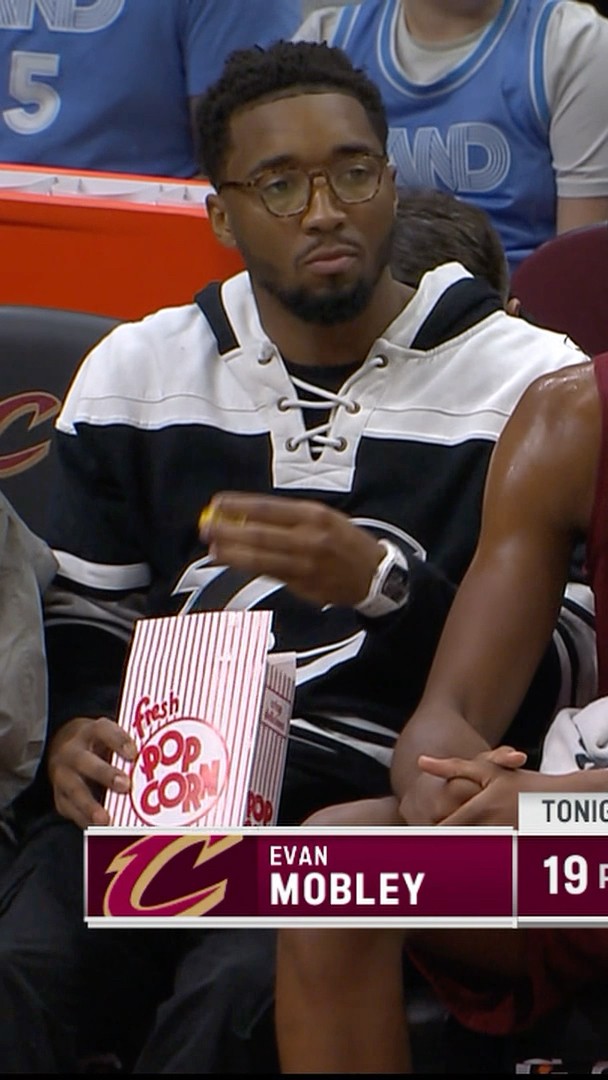 Donovan is enjoying the show ?
