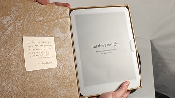 Daylight Computer unboxing