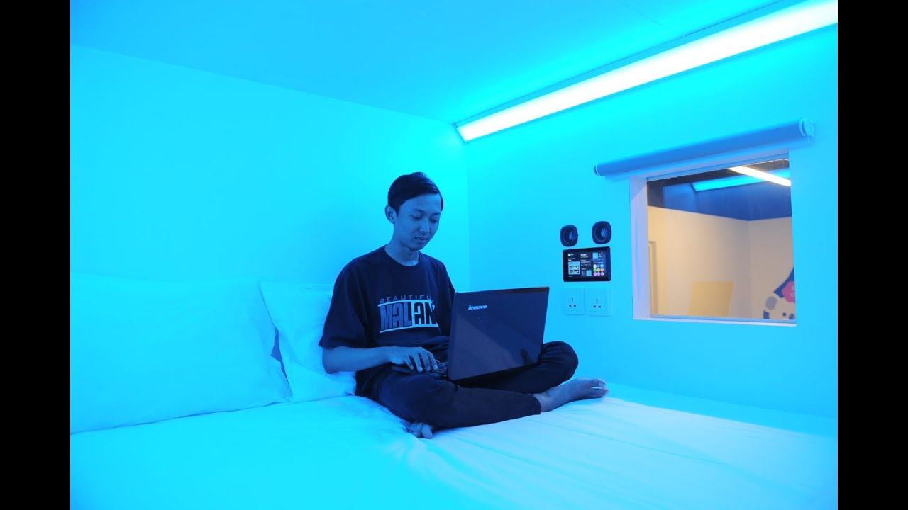 Sultan Gustaf Al Ghozali  Millionaire by selling his selfies