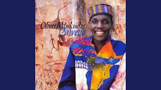 Video thumbnail of "Oliver Mtukudzi - Kunze Kwadoka"