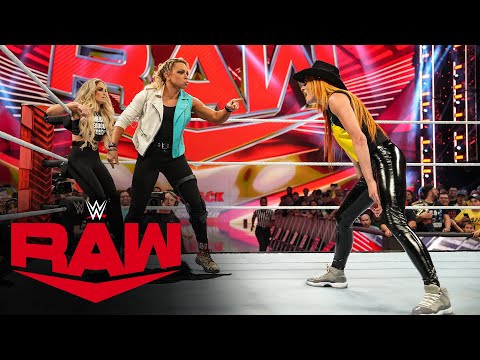 Becky Lynch will tear apart Trish Stratus inside the Steel Cage: Raw highlights, Aug. 21, 2023