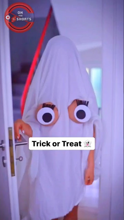 Trick or Treat Ghost 👻🎃 Cosplay Halloween #shorts