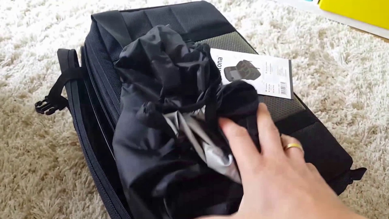 Mantona New York Photography Bag Review Budget Shoulder Bag for