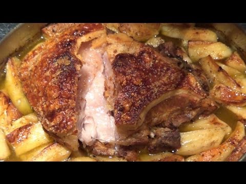 Γουρουνοπούλα με πέτσα / Kalamata&rsquo;s pork Eng subs