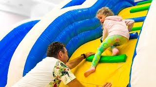Download lagu Milusik and papa family playtime on the playground MP3 Download lagu Milusik and papa family playtime on the playground