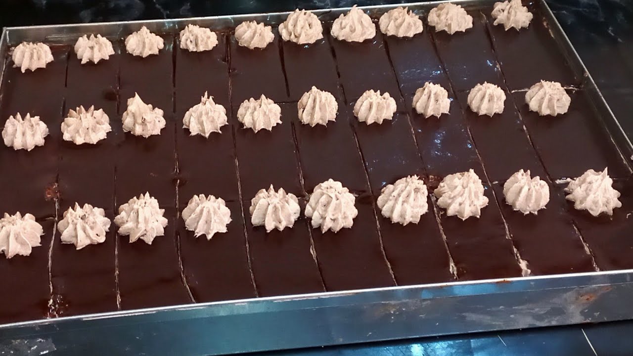 حذفي جميع وصفات باتيسري بلاك تراطي هاذي مع صوص شوكولا بدون شوكولا اقتصادي وبحجم عائلي وقمة في لبنة 😋