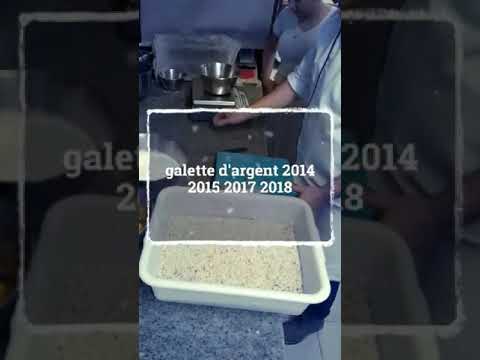 Fabrication de galettes des rois.