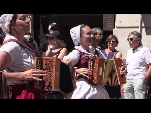 GRANDE PARADE LES