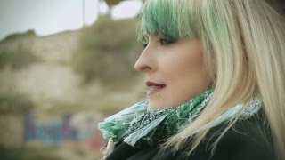 Miniatura del video "Μπλε - Φίλα Με Στο Στόμα | Mple - Fila Me Sto Stoma - Official Video Clip"