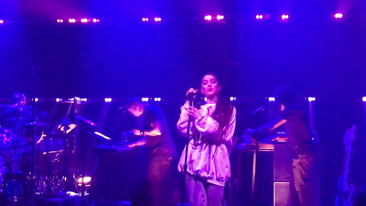 “Everytime”- Ariana Grande (Sweetener Sessions Chicago)