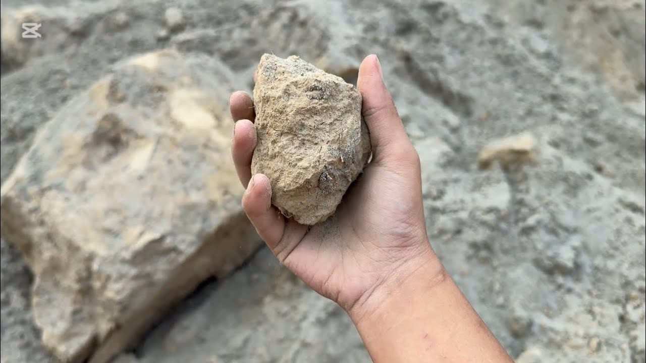 New vlog outside crumbling 🤩|| yr ya dykh k apka kiya dill kiya comment krna || mud hi mud😂
