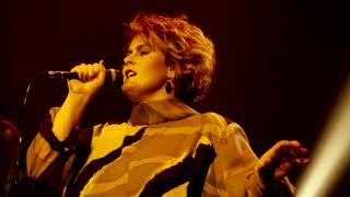 Alison Moyet - That&#39;s The Way Love Is [Live] (Remastered)