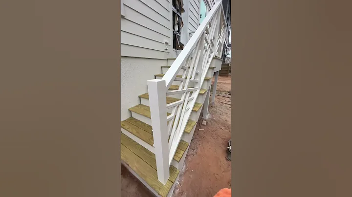 Pintura de gradas en el exterior #construction #exteriorpainting #florida #paint #painting #usa