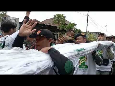 Bendera Raksasa NU Dikibarkan di Curah Banteng Gunung Panderman Kota Batu