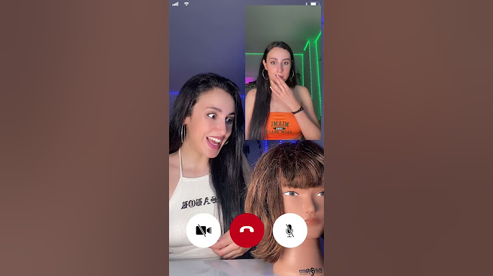pov: estás en videollamada con tu amiga pero tu hermana te escucha ig: marina.mese