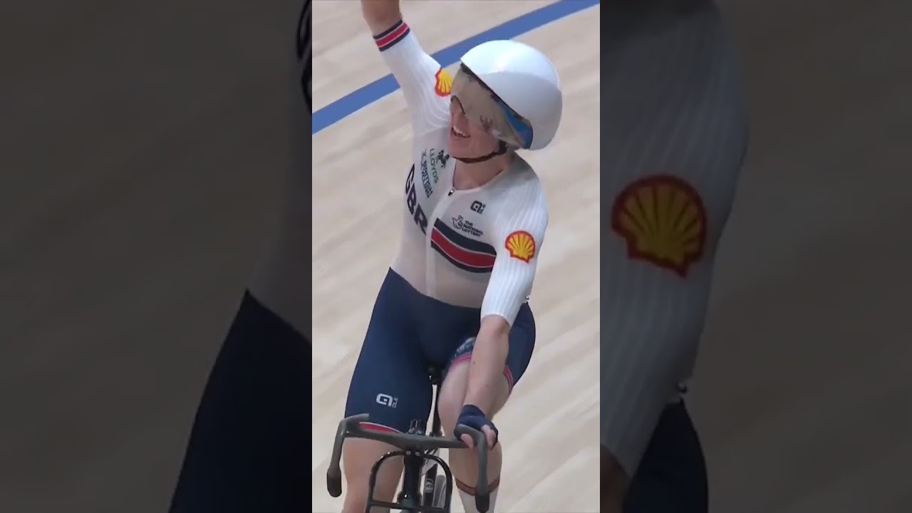 What a ride! π¬π§ Anna Morris takes her first bunch race world title, winning the women's omnium! π