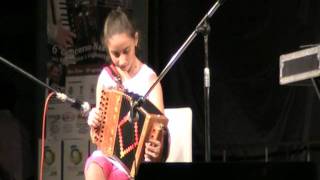 Video thumbnail of "Martina Farcomeni alla gara di San Floro Catanzaro 20-08-2011"