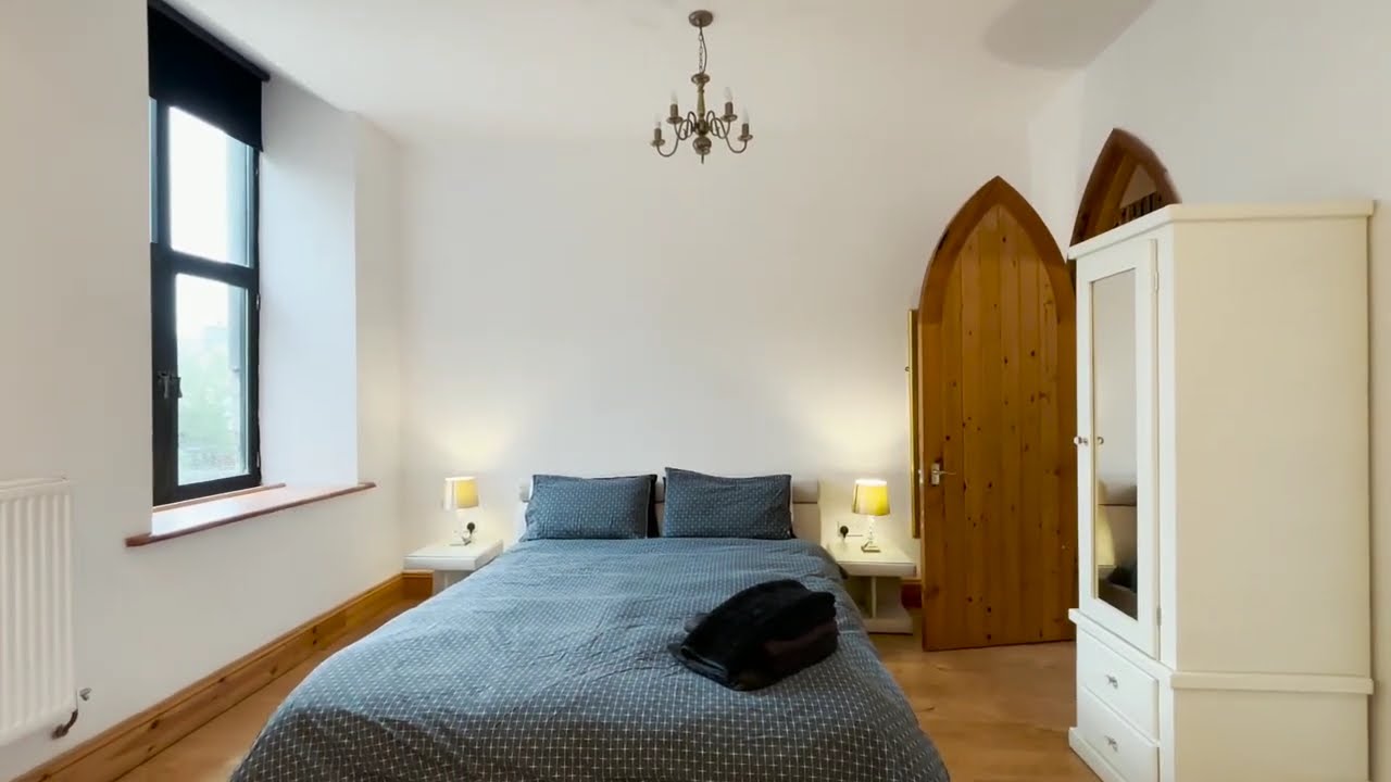 Bryn Crwn, Cwm-y-Glo, Caernarfon, Gwynedd, LL55