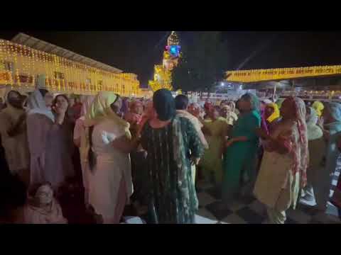 ਸੰਤ  ਤਰਲੋਕ ਸਿੰਘ ਜੀ ਕਾਹਨਾ ਢੇਸੀਆ 🙏🙏 ਵਲੀਆ ਦੋ ਪੋਤੇ ਬਾਬਾ  ਤਰਮਿੰਦਰ ਸਿੰਘ ਜੀ ਦੇ ਵਿਆਹ ਦੀਆ ਵਧਾਈਆ ਦਿੰਦੀਆ ਸਗਤਾ 🌹