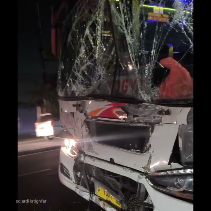 Bus Mira rem blong‼️sampai kaca depan pecah#shorts