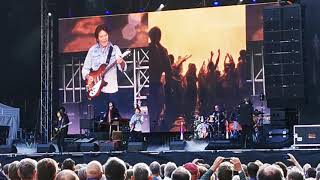 John Fogerty live in Bonn - Born On The Bayou (Intro)