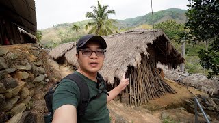 海南五指山脚下，原生态的古村落船形屋，至今还有人住在里面