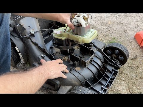 Disassembling of Black&amp;Decker LM200 lawn mower