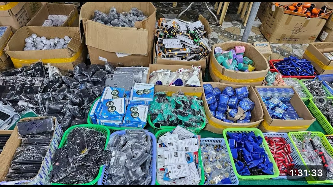 PHÁ GIÁ HÀNG BÃI,xả kho lô hàng bãi chất có 102,sạc bình 32k,điều khiển máy 11k,đèn led chống nước,.