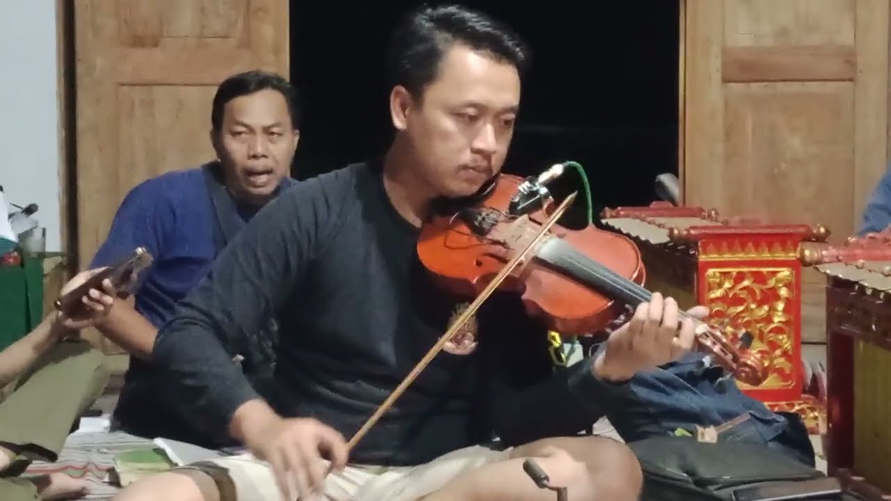 latihan karawitan di desa randuasri@WALUYO_REBAB