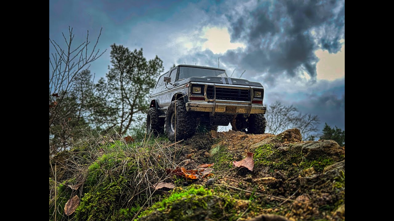#traxxas #offroading TRX4 Ford Bronco Rock climbing up - YouTube