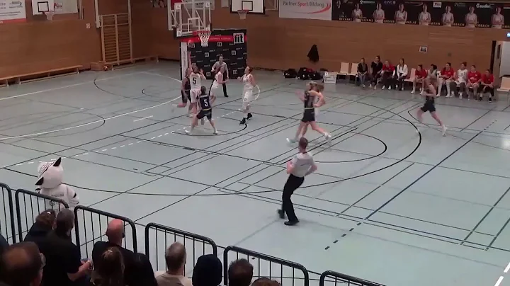 TG Neuss Tigers: Jill Stratton Pass backwards