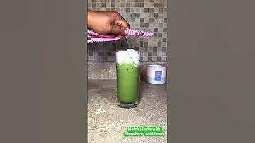 Matcha Latte w Strawberry cold foam #asmrvideo #icedcoffee #asmr #icedmatcha #coldcoffee #asmrsounds