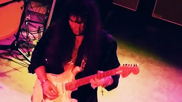 Yngwie MALMSTEEN LIVE! Seventh Sign+++ GUITAR SOLO Rock INTENSE Théâtre CORONA Montréal 2017