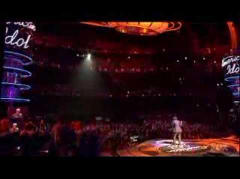 Taylor Hicks sings his soul-out on this live TV performances at American Idol 5