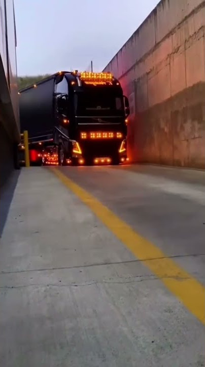 Super Modified Volvo Truck RGB lightning ⚡⚡ Modified Trucks #modified #trucks #america #volvo