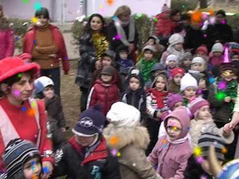 ახალი 2012 წელი - გართობა ეზოში (3 ნაწილი)