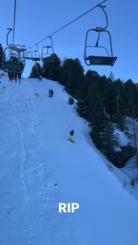#skifahren  Snowboarder eliminiert kompletten Schlepplift