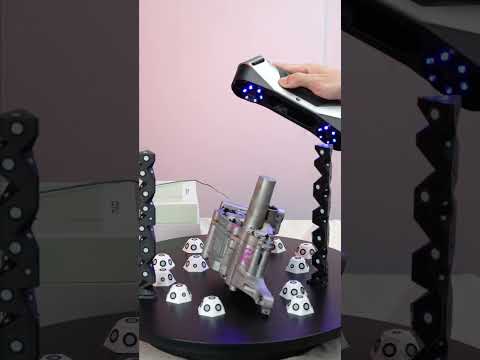 Creality Scanner Raptor scanning a oil pump