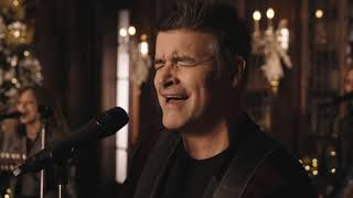 Video thumbnail of "Glass Tiger & Roch Voisine - Joyeux Noël Mes Amis (Official Music Video)"