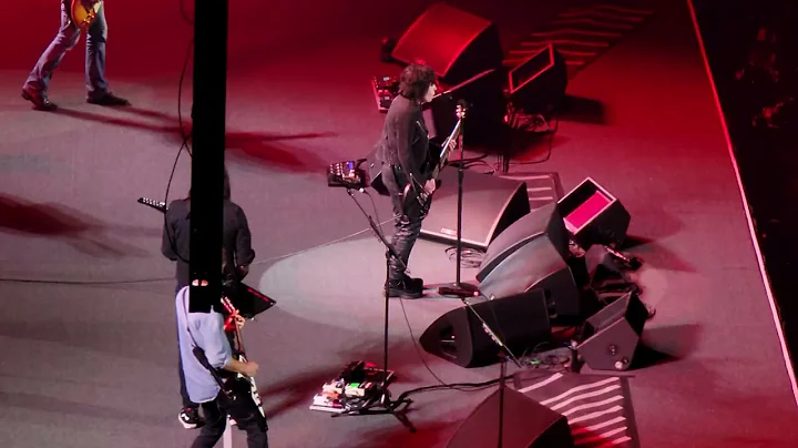 Foo Fighters, Joan Jett, Travis Barker - Cherry Bo...